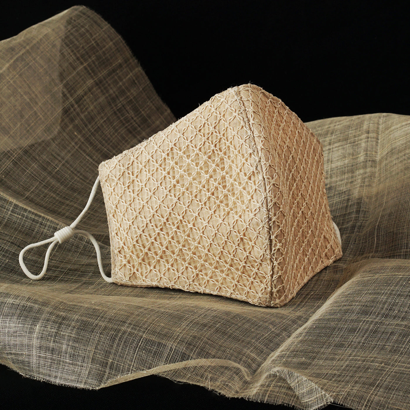 Piña Silk Mask