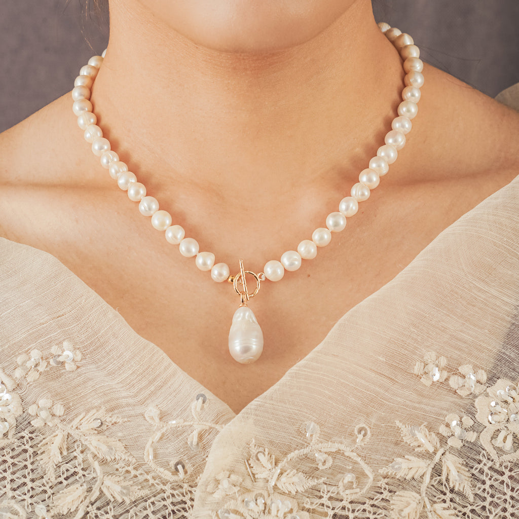 Fresh Water Pearl Necklace w/ Baroque 18
