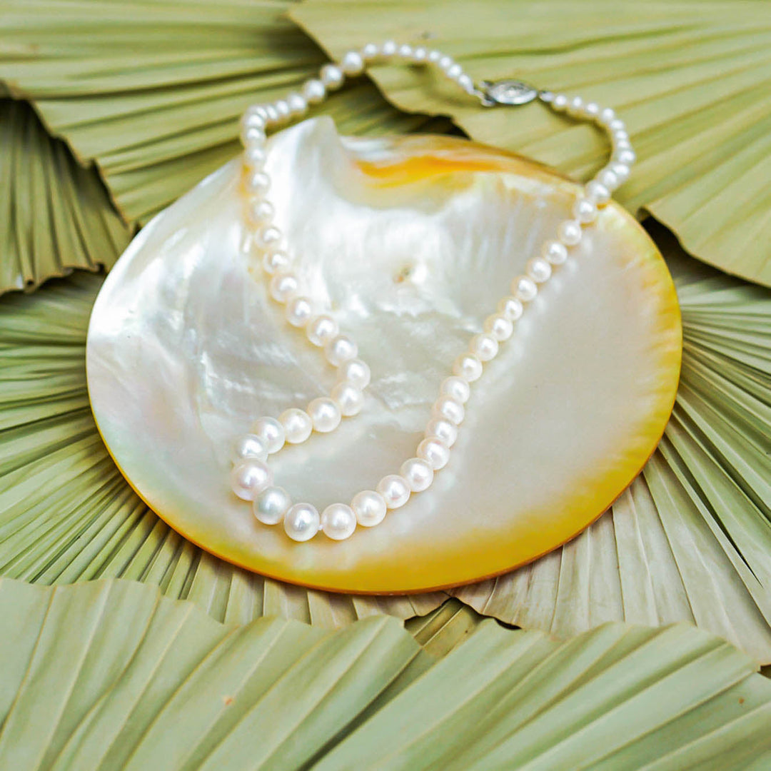 Graduated Pearl Necklace – TESOROS