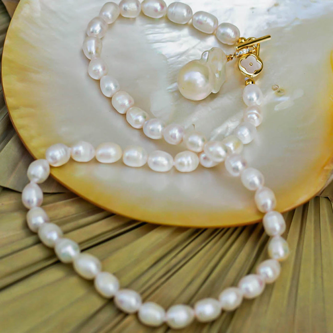 Fresh Water Pearl Necklace w/Baroque Pendant – TESOROS